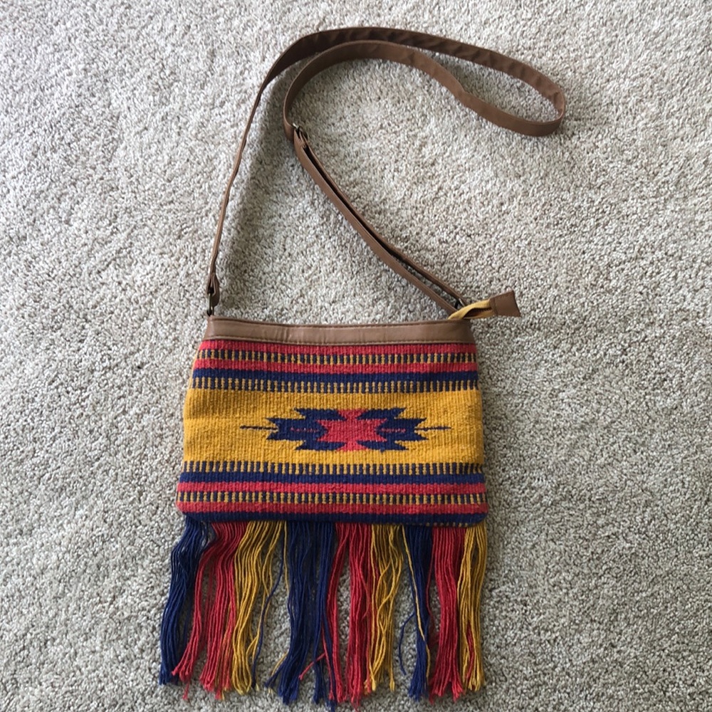 Earthbound cross body bag with adjustable strap